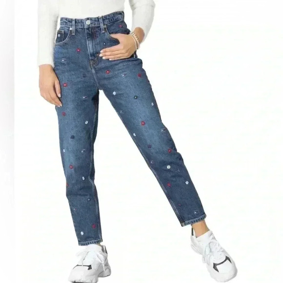 Tommy Jeans Ultra High Rise Tapered Mom Jean Embroidered Flowers Logos Size 4/27 - Picture 1 of 4